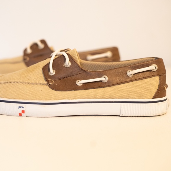 Other - Boys Nautica Gallery Style Mens Gallery Size 9